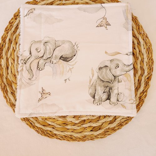 Serviette de table lavable motif éléphants