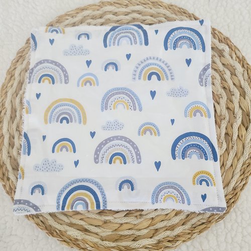 Serviette de table lavable motif arc en ciel bleu