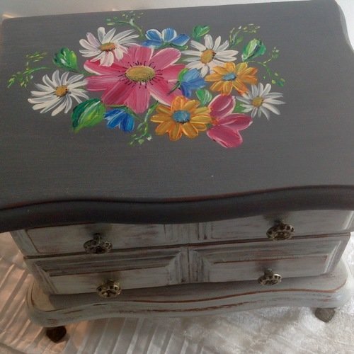 Coffret à bijoux en bois vintage relooké et peint à la main gris et motif fleurs champêtres