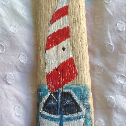 Planche de bois flotté voilier peint déco marine