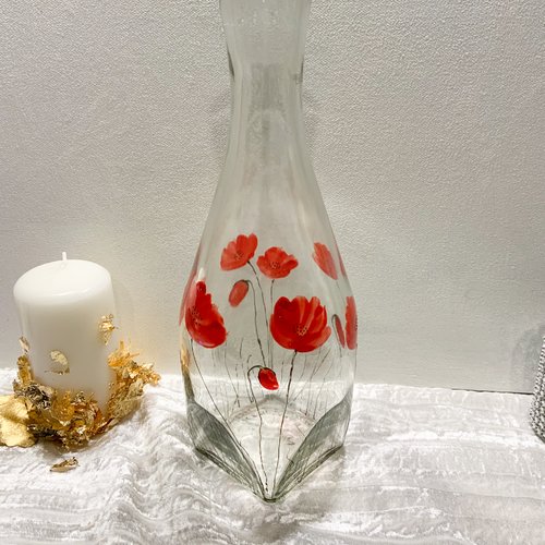 Carafe en verre chinée en brocante  carafe peinte coquelicots  seconde vie. carafe relookée