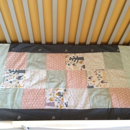 Jolie Couverture Patchwork Dessus De Lit Rose Et Bleu Pour Bebe Un Grand Marche