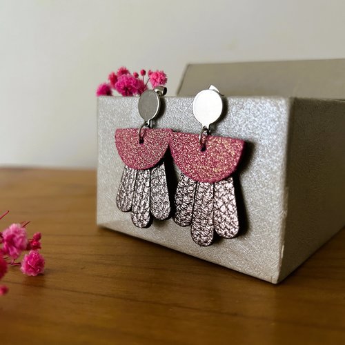 Elea - boucles d'oreilles cuir recyclé rose paillettes & argent