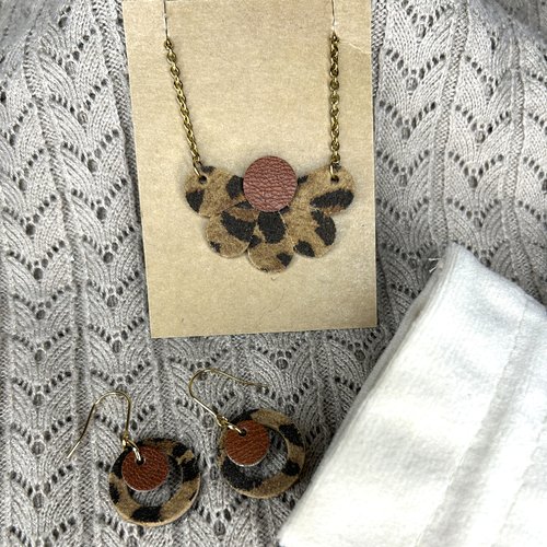 Collier demi fleur - chutes de cuir léopard