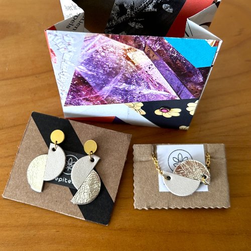 Parure collier + boucles d'oreilles cuir recyclé blanc x doré