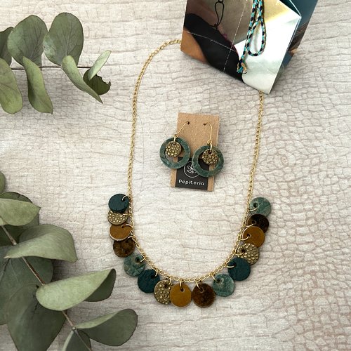Collier pastilles de cuir - doré x vert bronze
