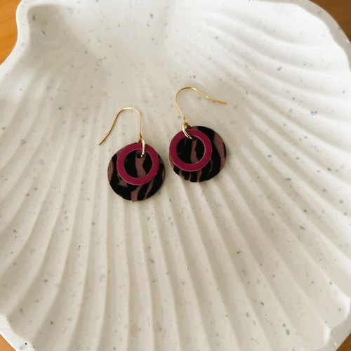 Akebia rose - boucles d'oreilles en cuir recyclé
