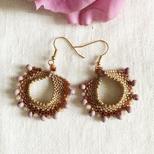 Boucles d'oreilles brunettes
