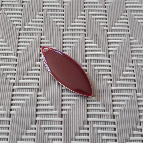 Sequin émaillé navette rouge bordeaux/ lie de vin - 24x10mm
