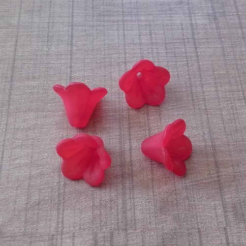 X4 perles fleurs rouges effet givré 14x10mm en acrylique. perles fleurs givrées.