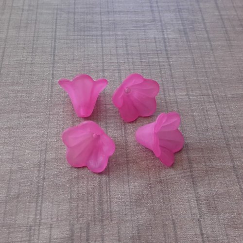 X4 perles fleurs rose effet givré 14x10mm en acrylique. perles fleurs givrées.