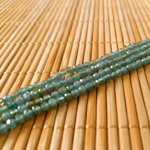 X110 perles d'apatite verte à facettes de 3mm, produit rare. perles 100% naturelles, garanties non traitées, non teintées.