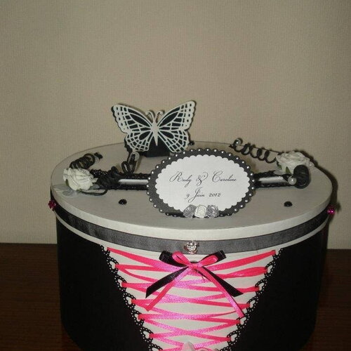 Urne de mariage , format rond  avec personnalisation