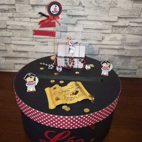 Urne baptême thème pirate, anniversaire avec personnalisation