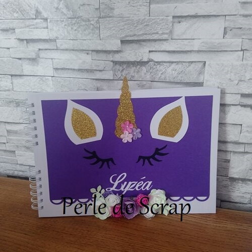 Livre d 'or   thème licorne  pour baptême ou anniversaire enfant
