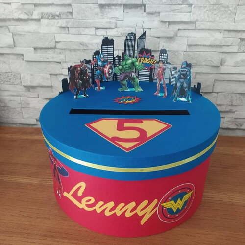 Urne thème marvel pour baptême ou anniversaire