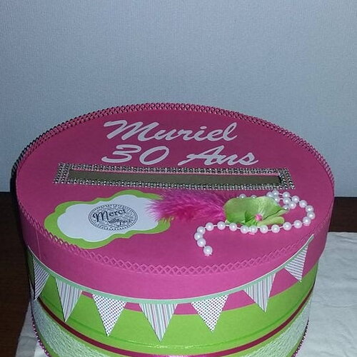 Urne pour anniversaire , mariage ,baptême , personnalisation aux choix
