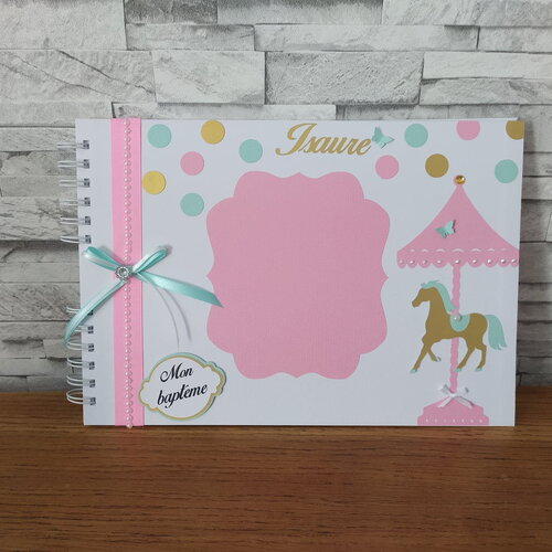 Livre d'or baptême , thème carrousels
