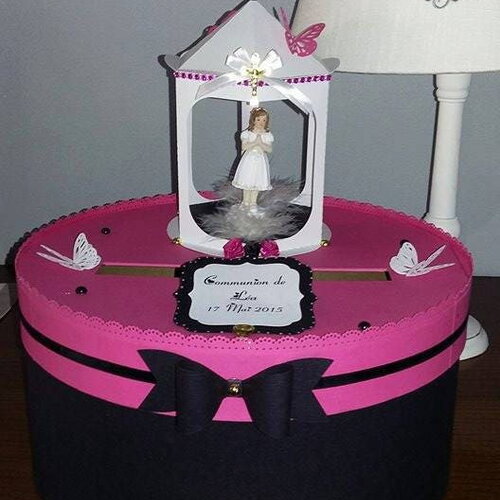 Sublime urne pour communion , avec figurine