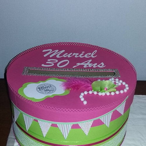 Urne pour anniversaire , mariage ,baptême , personnalisation aux choix