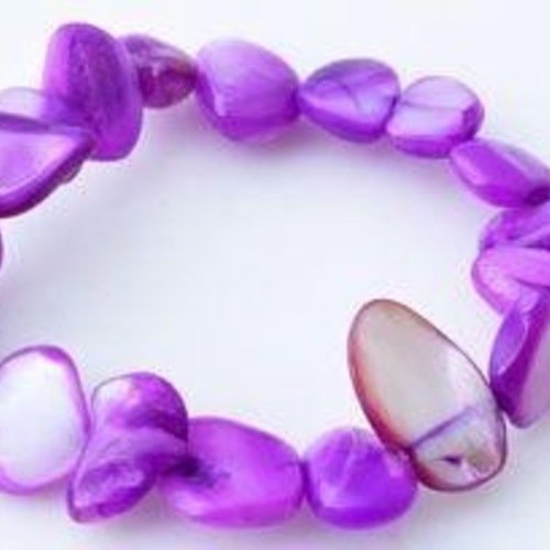 Perles nacres violettes irregulieres