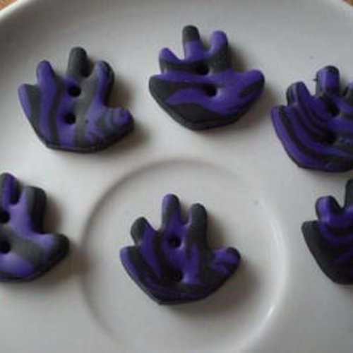 Boutons en pâte fimo  violet et noir