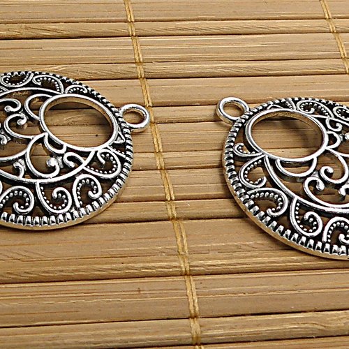 2 pendentifs motif dentelle en métal argenté, diamètre 25 mm
