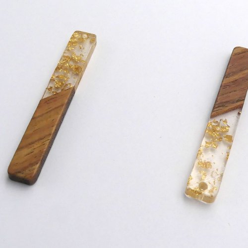 2 pendentifs en bois et résine