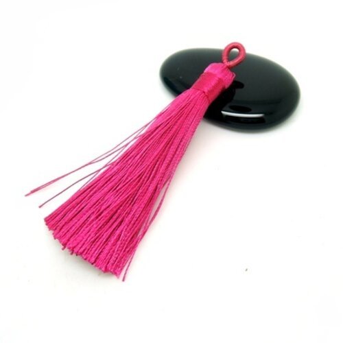 2 pompons 8.5cm fibres polyester fuchsia imitation soie