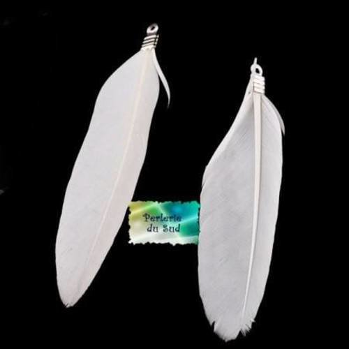 2 breloques plumes blanc avec attache argentée 