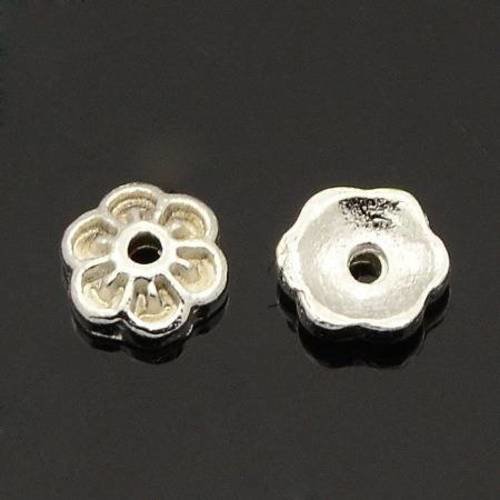 30 coupelles ou calottes fleur perle 6mm en métal col argenté 