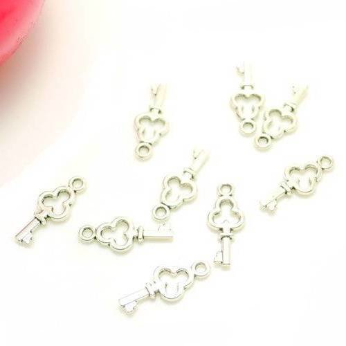 20 breloques pendentif petite clef  en métal argenté 