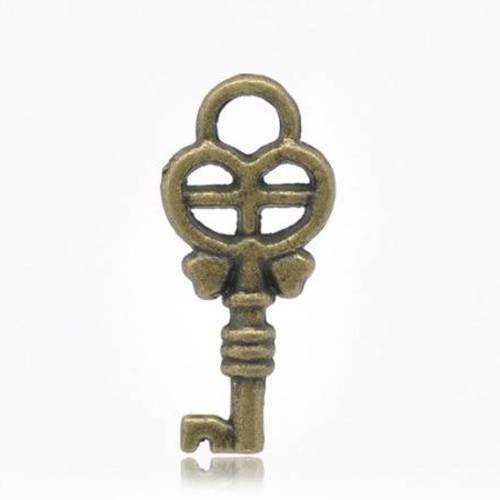 10 breloques pendentifs clefs coeur en métal col bronze 
