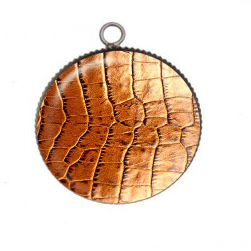 1 pendentif cabochon rond en résine 25mm peaux de betes 026 