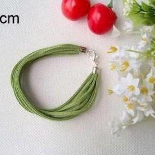 1 bracelet suedine vert 21cm avec fermoir 