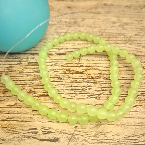 1 fil 63/65 perles de jade 6mm ronde vert pomme