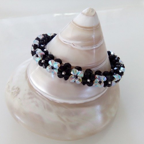 Bracelet noir et blanc en perles de cristal swarovski