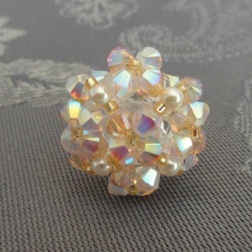 Bague blanche et dorée en perles de cristal swarovski 