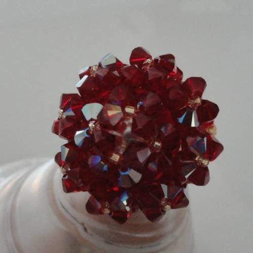 Bague copine ovale bordeaux en perles de cristal swarovski 