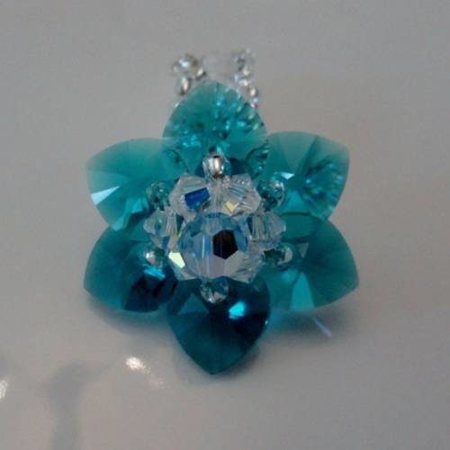 Bague nénuphar zircon bleu en perles de cristal swarovski 