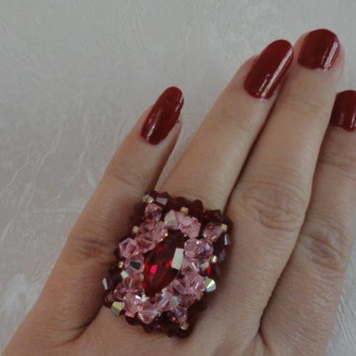 Bague rectangulaire alizée rouge bordeaux et rose en perles de cristal swarovski 