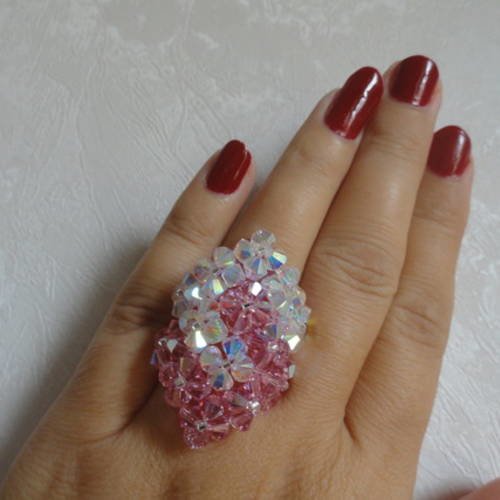 Bague rose et blanche deux c entrelacés en perles de cristal swarovski 