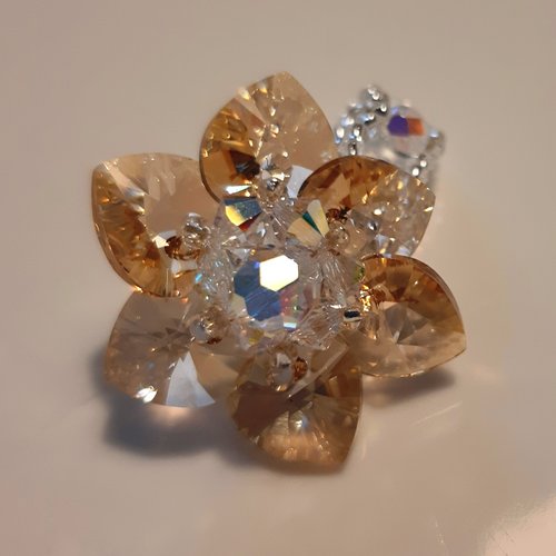Bague fleur en perles de cristal dorées golden shadow