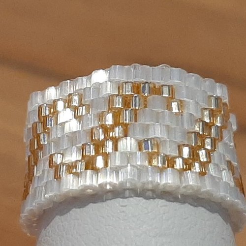 Bague en perles miyuki blanche et or