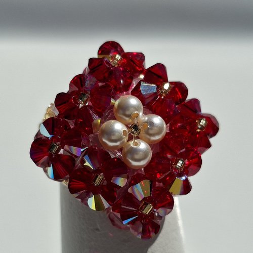 Bague losange en perles de cristal swarovski et perles nacrées