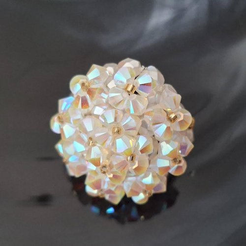 Bague copine blanche nacrée en perles de cristal swarovski