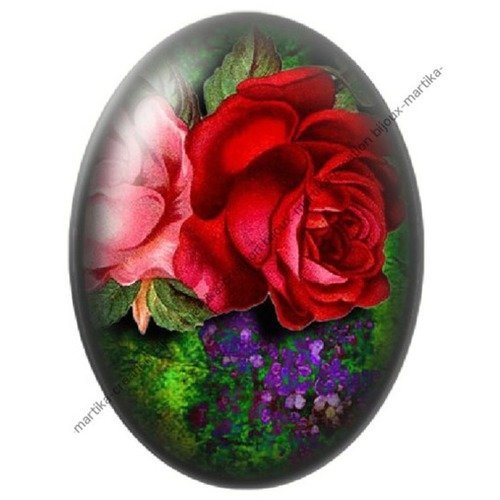 A coller cabochon fleur la rose ovale résine de 25 x 18 mm  n°057 