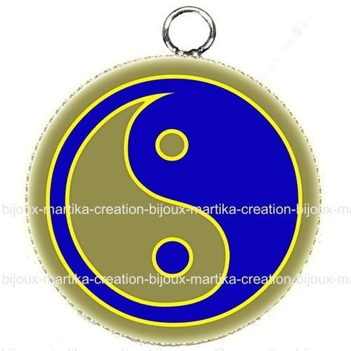 Pendentif cabochon en résine epoxy yin yang meditation creation française n°22 