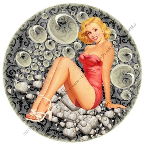 A coller cabochon epoxy 25 mm pin up n°6 fait-main 