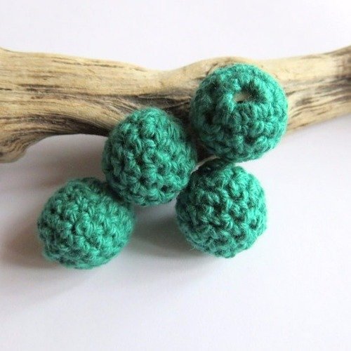 Perle en bois crochet coton vert 16 mm